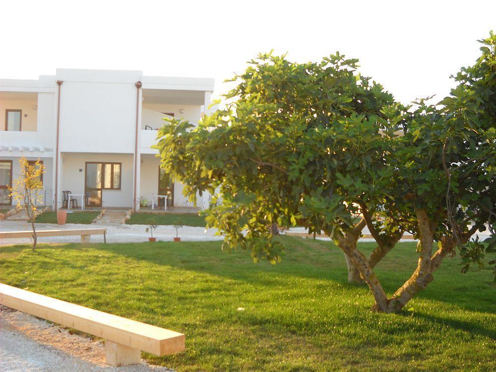 Torre Guaceto Resort Carovigno Luaran gambar