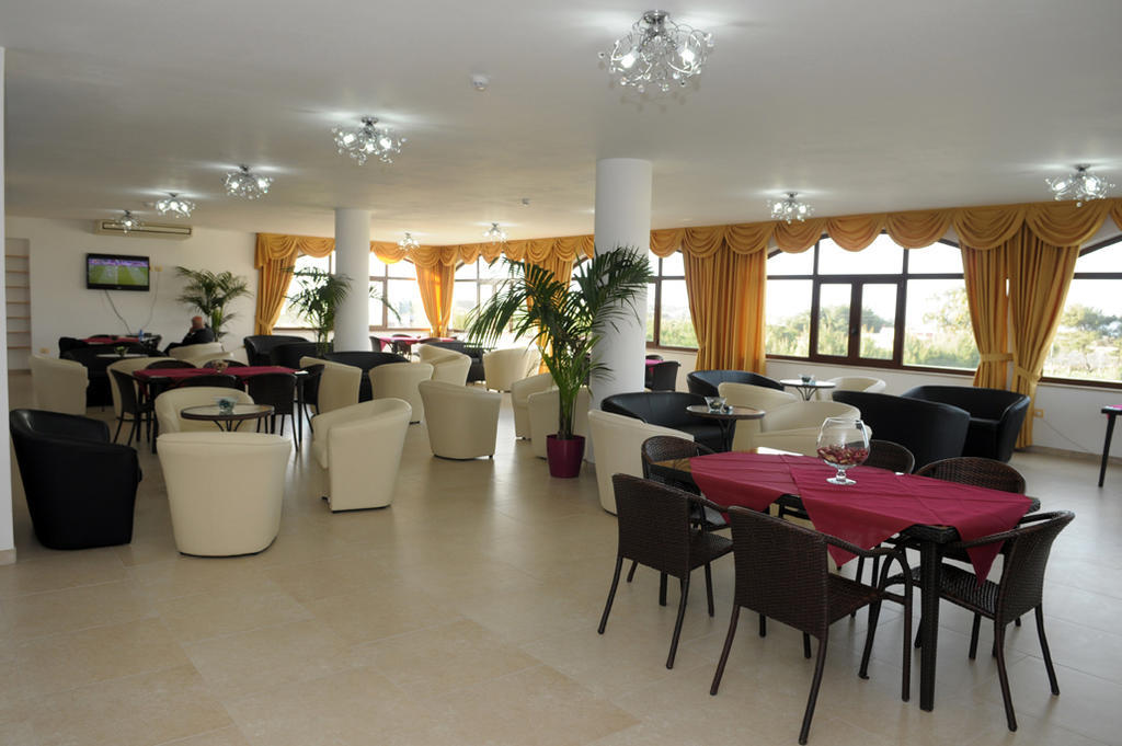 Torre Guaceto Resort Carovigno Luaran gambar